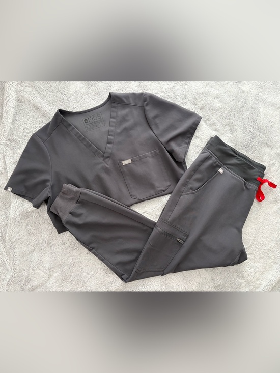 Figs Other - FIGS Women’s Charcoal Gray Scrubs - S Catarina Top & MP Zamora Jogger Pants